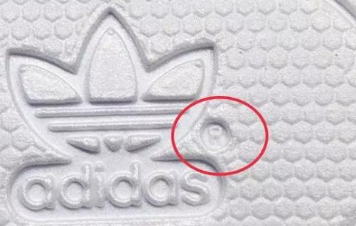 脑子里码点Yeezy350的鉴定常识，勇敢怼哭那些搞假鞋的