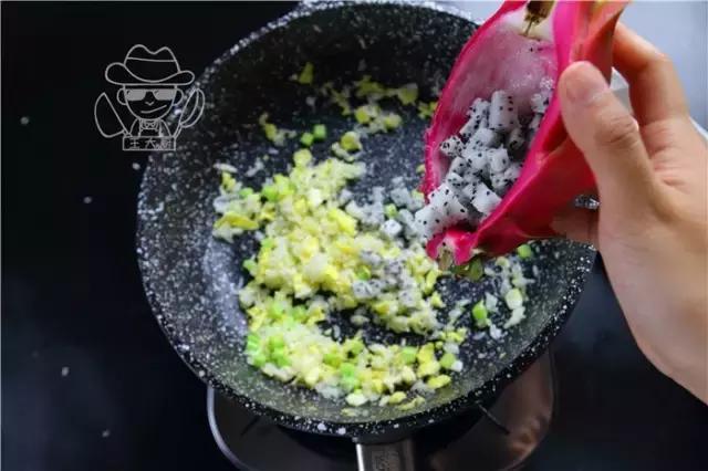 炒饭怎么做简单又好吃儿童,茄子炒饭家常做法简单好吃