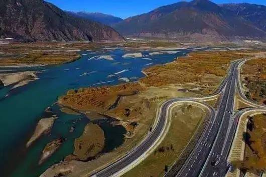 拉林高速与318国道区别,318最美拉林高速