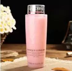 爽肤水柔肤水精华水区别,爽肤水精华水柔肤水如何选择