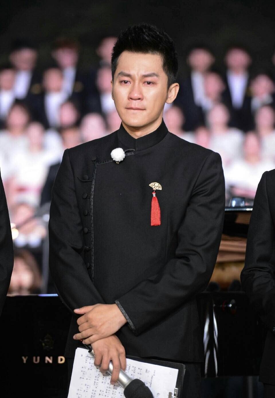 李晨哭成泪人视频,李晨哭了郑恺