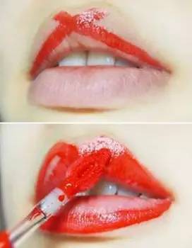 今天教大家如何化底妆,怎样涂出好看的唇形