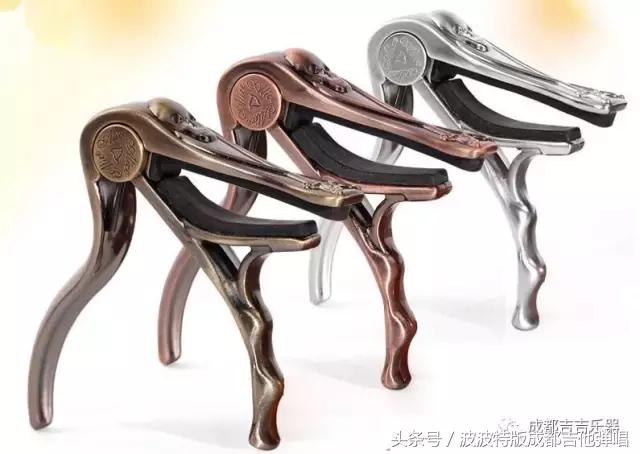 吉他的十大配件怎么用,吉他初学者一般需要什么吉他配件