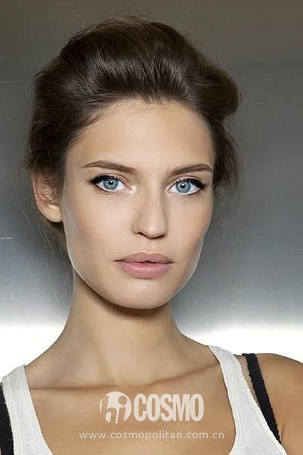 适合爆痘皮肤的面霜,各个年龄段适合的面霜