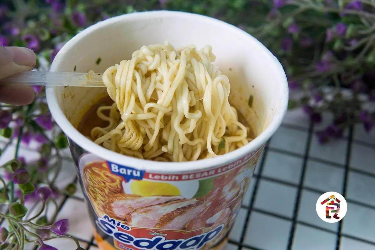 有谁去印尼，请帮我代购这款泡面~