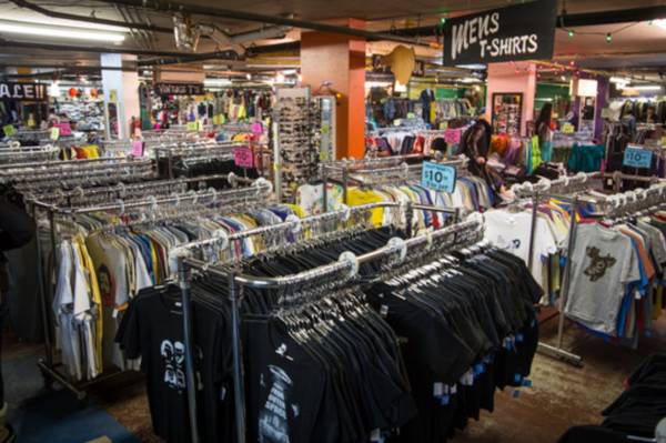 多伦多哪里买正装衣服便宜,多伦多有什么值得买的衣服