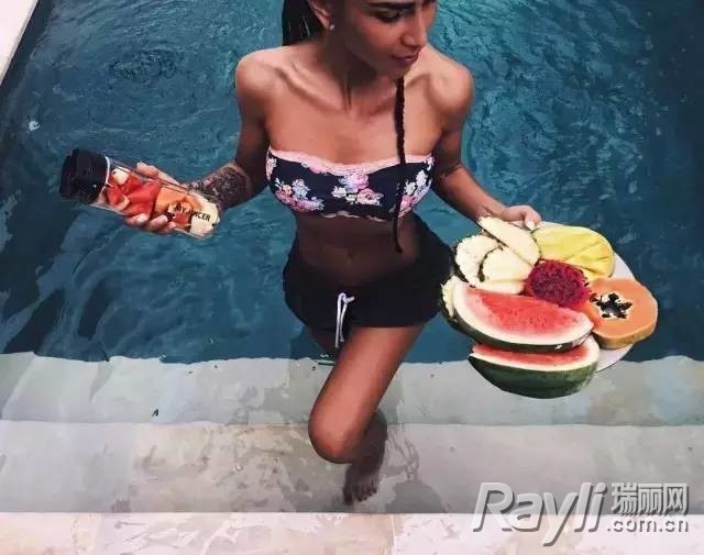 缁村瘑澶╀娇鍑壒,缁寸澶╀娇