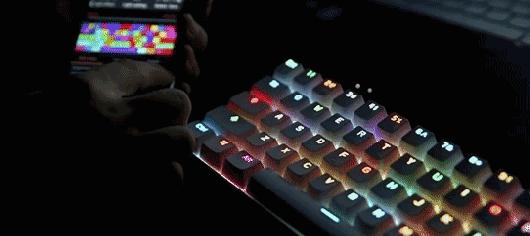 目前手感最好的青轴机械键盘,樱桃rgb键盘