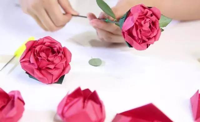 幼儿园最新卡纸手工花,幼儿园手工作品简单又好看卡纸花