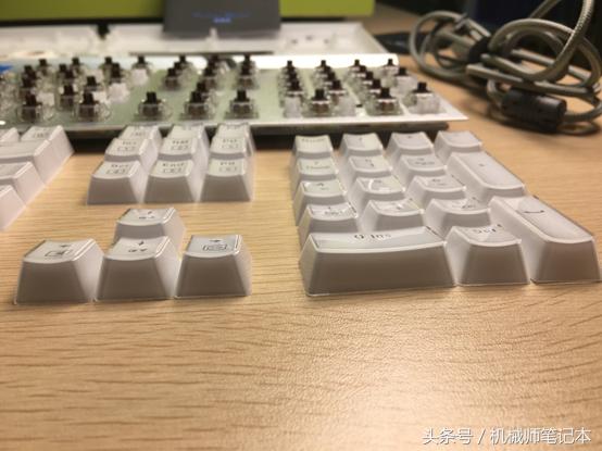 机械键盘白光版测评,cherry机械键盘推荐