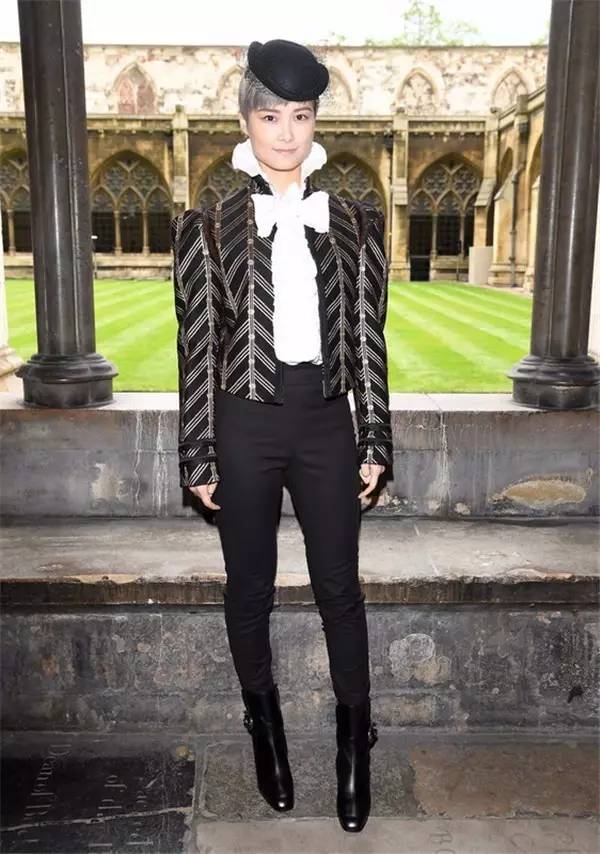 2017蛇与骨的华丽融合!古驰又承包了我下半年的钱包了!