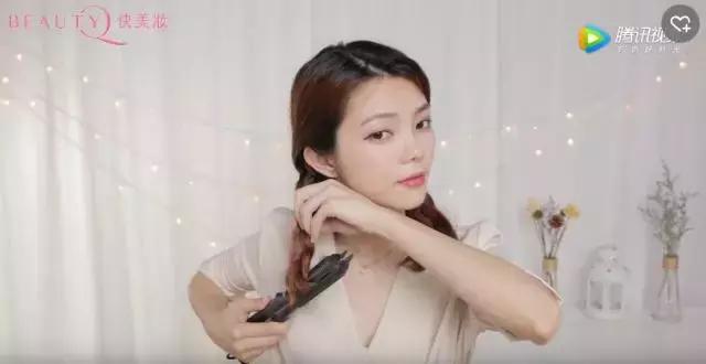 中长发不用打理的发型,不长不短满头卷打理方法