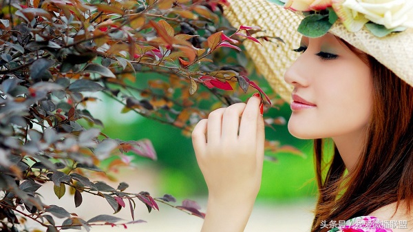 怎么跟闷骚的男生谈恋爱,怎样才能让闷骚男对自己产生好感