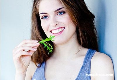 口臭原因大揭秘如何解决口臭问题,口臭怎么办一招解决口臭