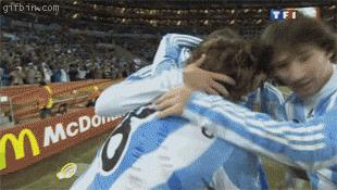 足球哪些搞笑瞬间图片,科斯塔踢球视频