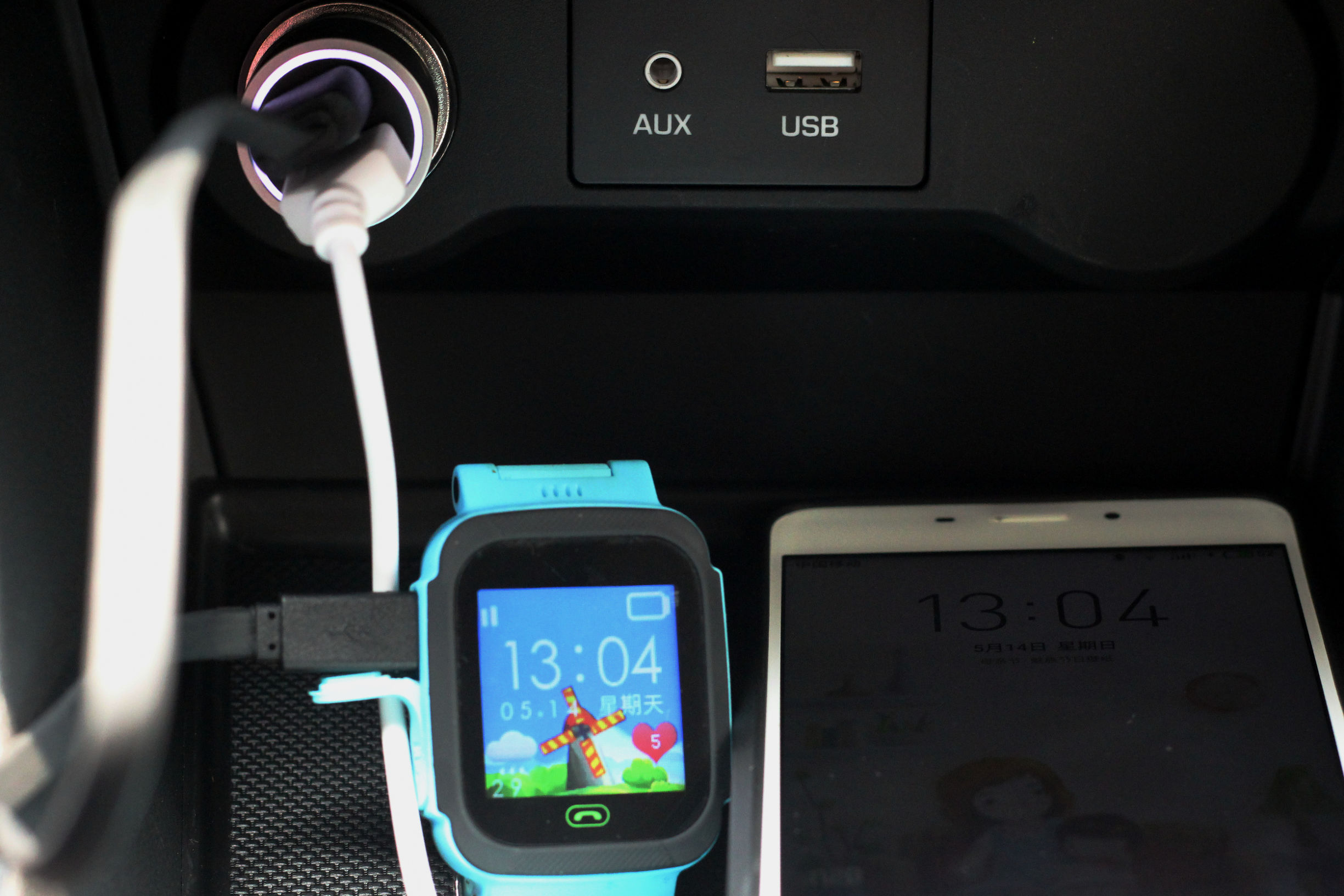 能充电的*弹子**头，网易车载充电器体验