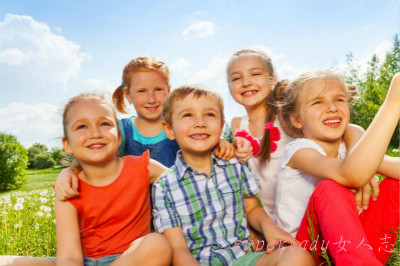 孩子睡觉爱蹬人怎么办,睡觉爱蹬被子小妙招