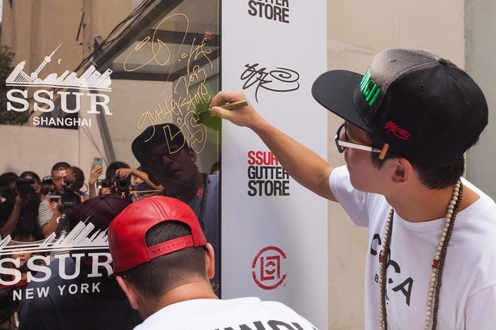 supreme潮流衣服,买supreme值吗