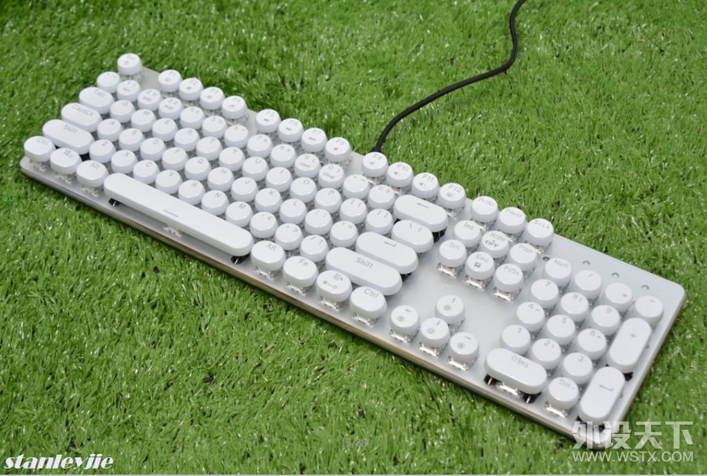 腹灵光轴机械键盘怎么样,红轴104机械键盘测评