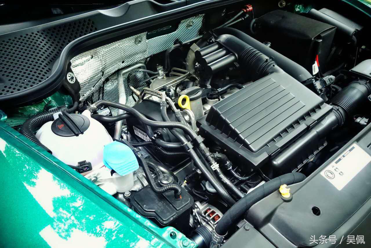 甲壳虫翡冷翠和竹篱绿区别,翡冷翠版甲壳虫图片