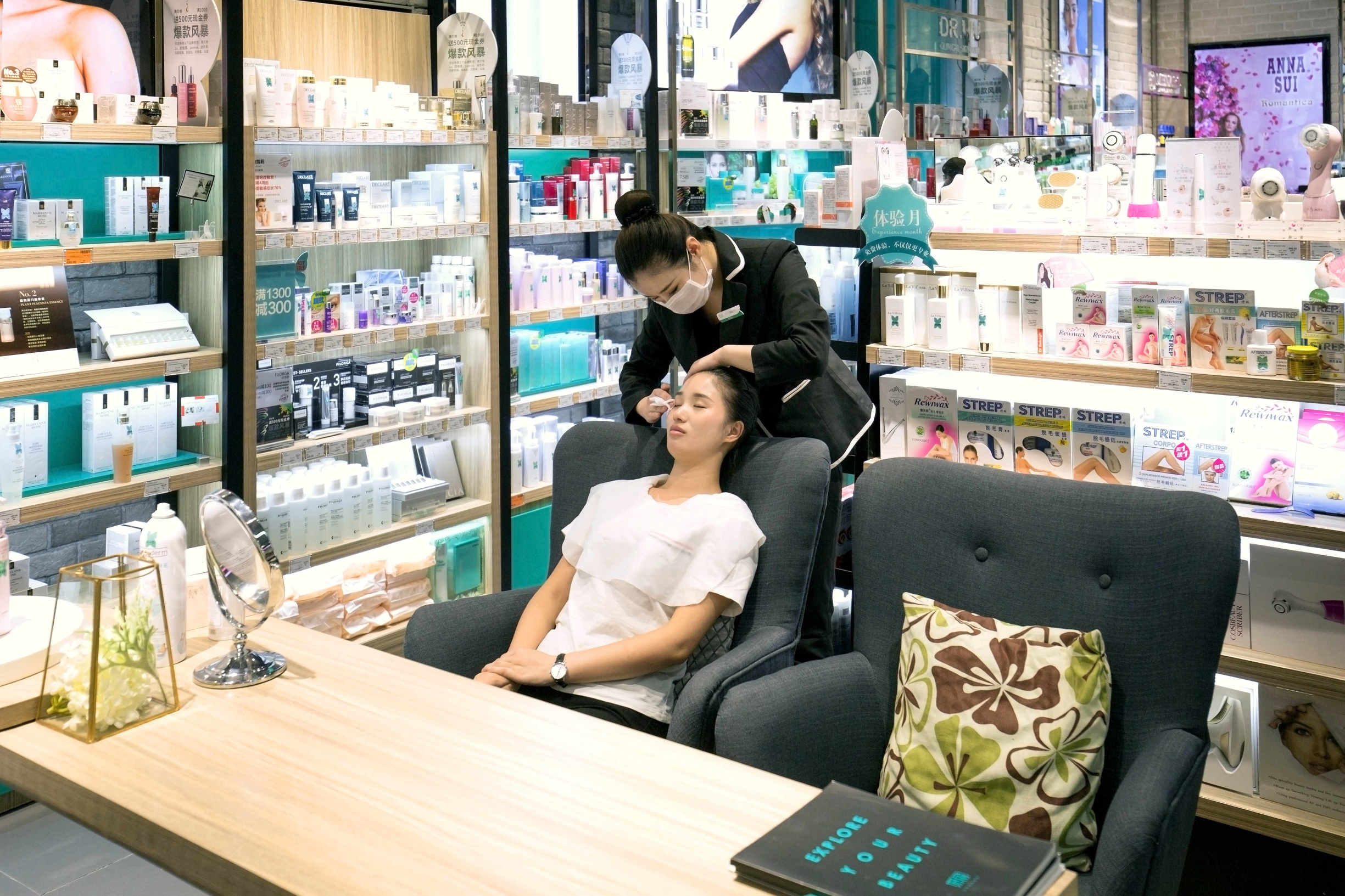 一洗黑红洗发水排行榜前十名,洗白发洗发水排行榜