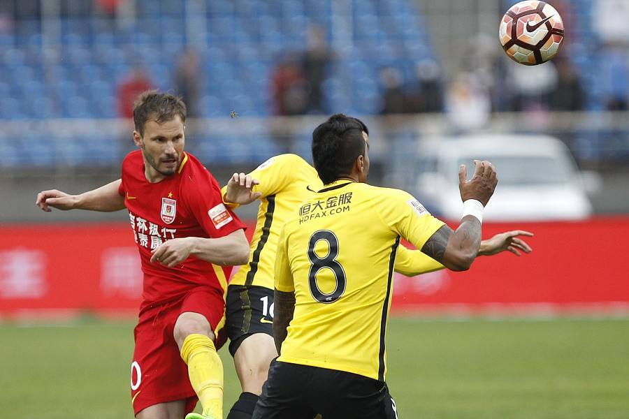 恒大五大战术,足球三后卫打法