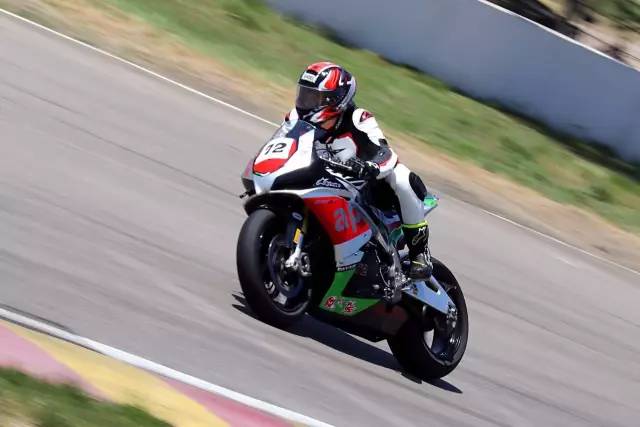 意大利limonta合作品牌,aprilia拉力摩托