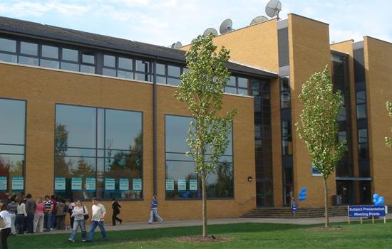 萨里大学环俄留学,萨里大学申请