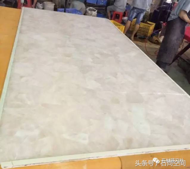 高新区室内装修材料案例分享,天然白水晶摆件家居装饰