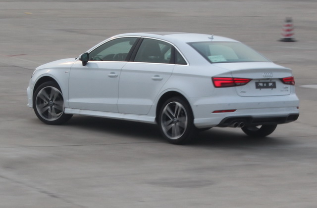奥迪a33.5tfsi落地价,奥迪a3sportback