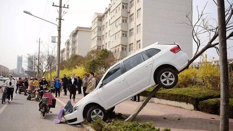 传祺gs8跟长安cs95怎么选,2019款长安cs95pk2019款传奇gs8