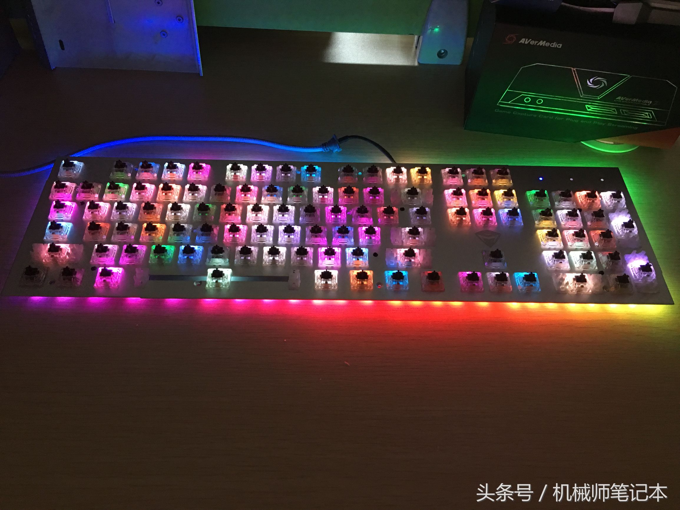 机械键盘白光版测评,cherry机械键盘推荐