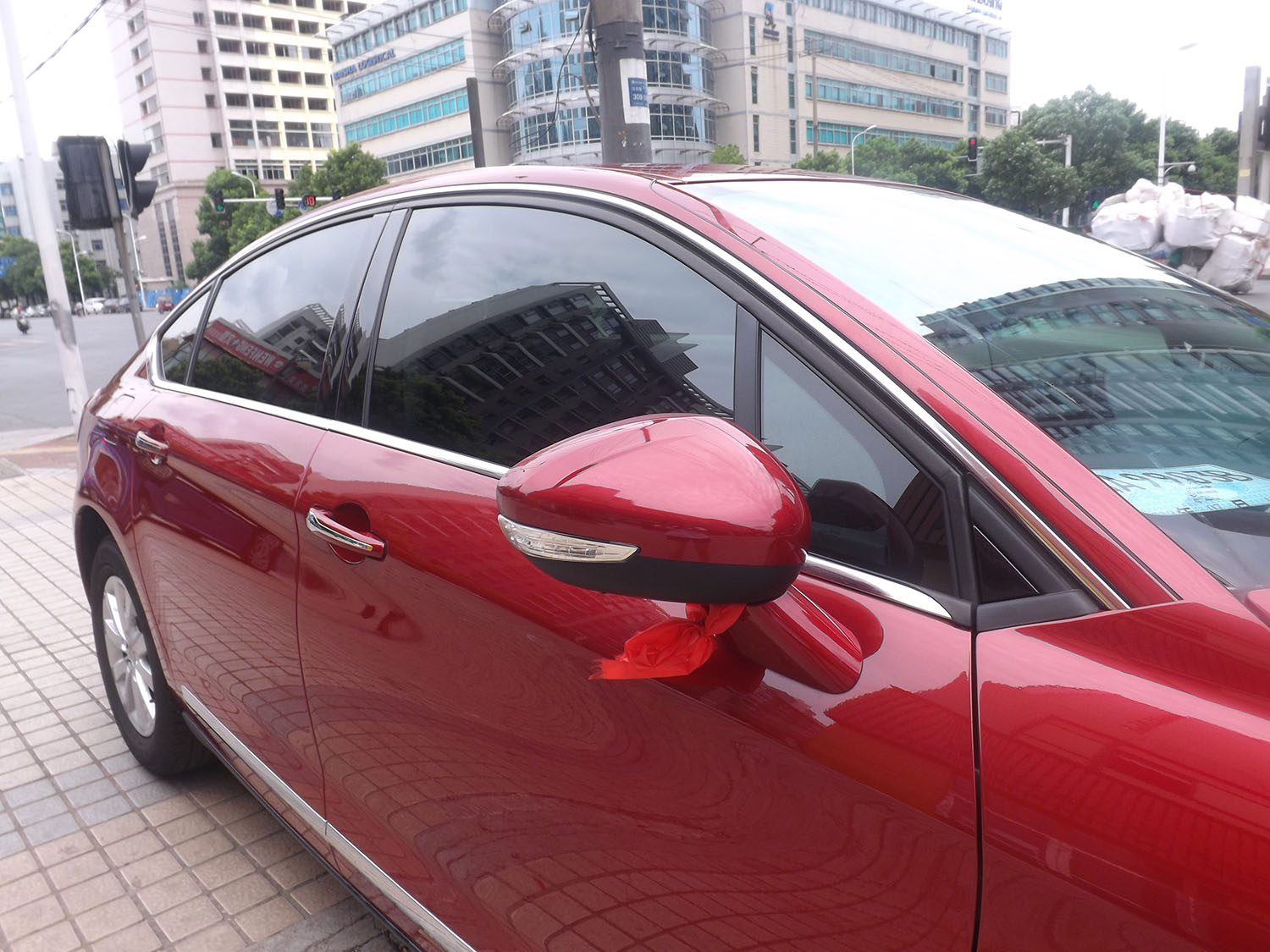 深圳汽车贴膜什么品牌好？龙膜怎么样？