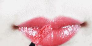 唇蜜唇膏和唇釉有什么区别,唇彩唇釉口红哪个比较拔干