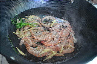 白灼基围虾和花甲,白灼基围虾怎么做