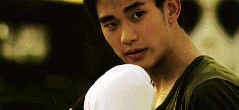 把《权利的游戏》拉下神坛的，还有这部韩版的枪炮与玫瑰...