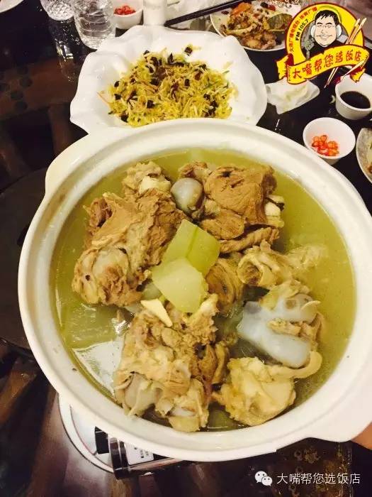 吃遍大连传统花甲王羔蟹锅、椒盐九肚鱼、澳门生炒鸡新开的澳门火锅店，真是美味的不要不要的~