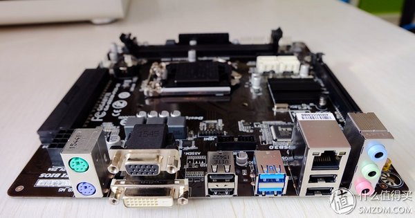 【良心定价的网吧利器,槽点需改进】惠科HKCX320曲面一体机拆机、升级配件及评测