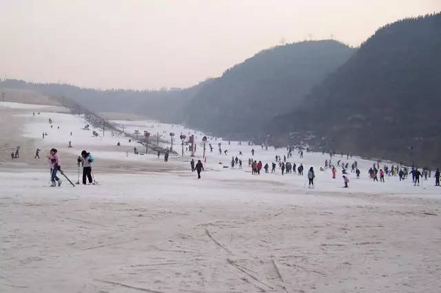 郑州春节滑雪好玩的地方排行榜,郑州桃花峪滑雪场门票