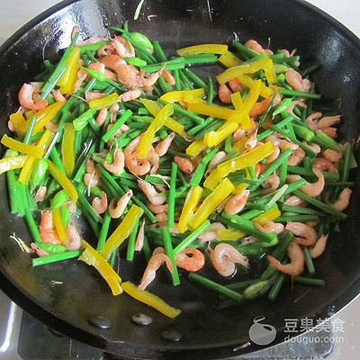 韭菜花炒河虾如何做,腰果韭菜花炒河虾