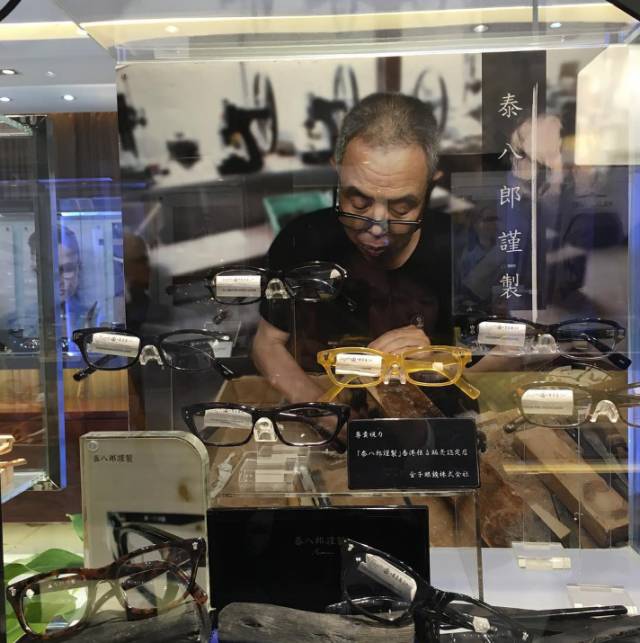 目前十大最好的眼镜品牌,日常好看的平价眼镜品牌