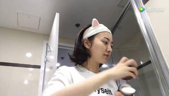 女生休息的一天都在干什么,精致女生睡觉前都在干什么