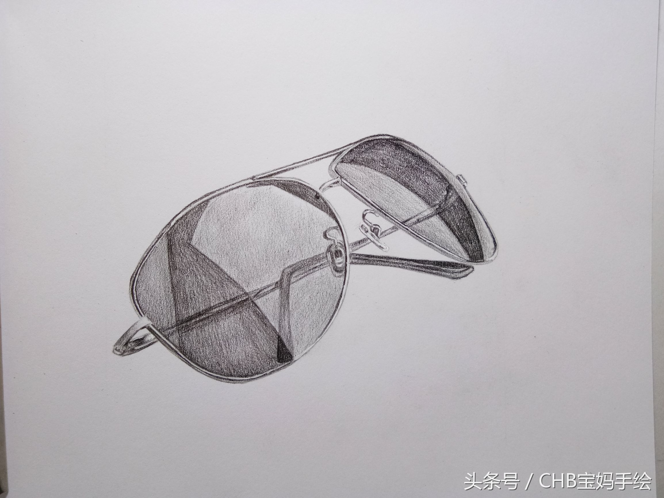 彩铅怎么画眼睛又简单又漂亮,彩铅上色眼镜