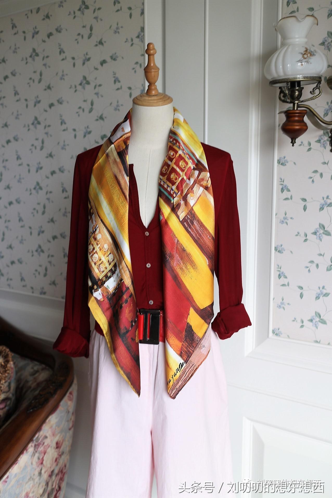 一身红可以很霸气也可以很妖娆-一日一Look素色衬衫四