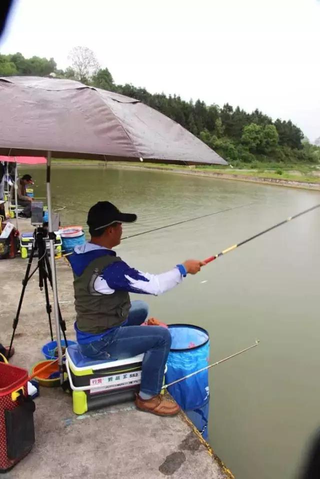 行营慈利X11战队，掐鱼比赛火爆上演