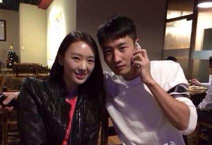 白百何*夫情**张爱朋首度回应：我的爱妃很多，她的知己也不止我