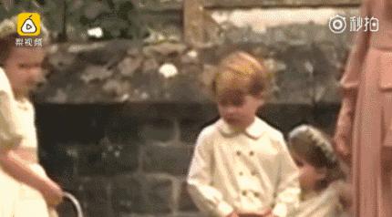 英国小王子被妈训哭,英国小王子被霸凌