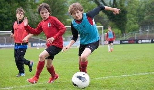 1分钟快速提升球员的足球基本功,你必须要学会的足球小技巧