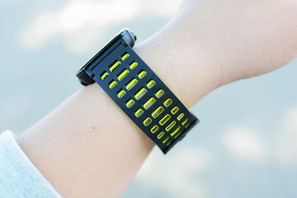 最便宜的独显gps运动手表,唯乐hey3s手表