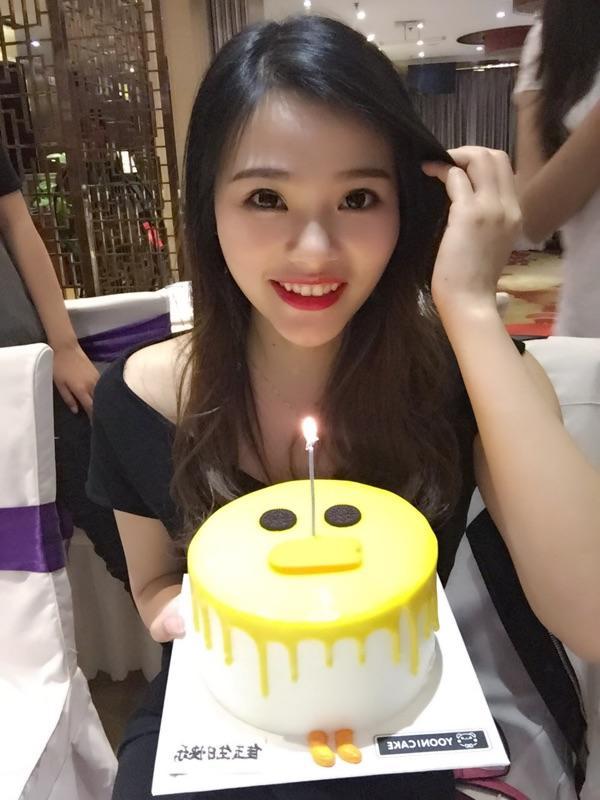 唯一的不足就是下摆那里会翘起来